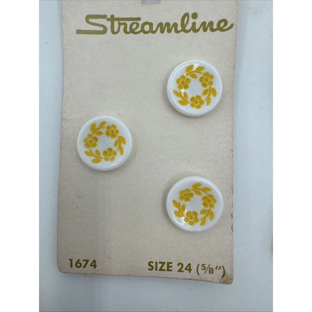 Lot of Vintage Buttons On Cards 27‎ Sets Colorful Metal Heart
